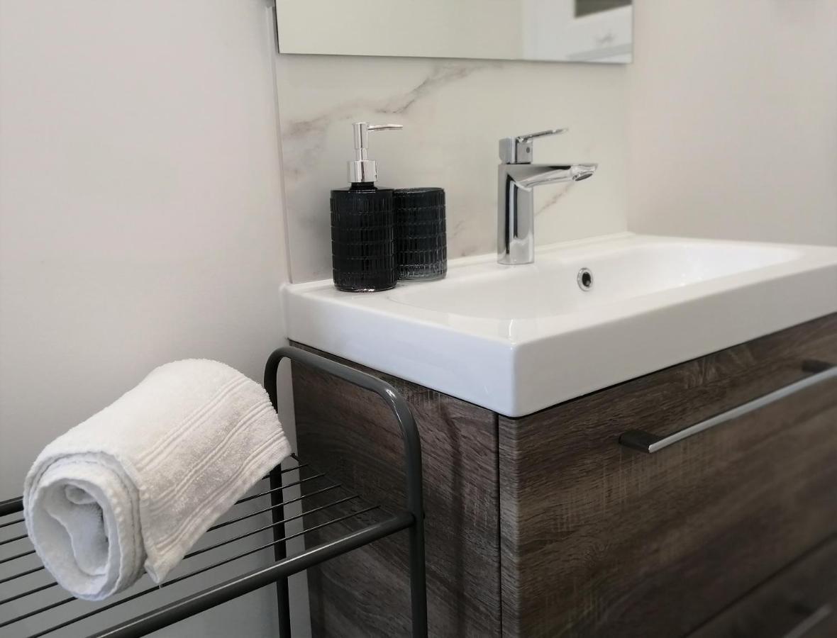 Cosy Room - Centre Ville - 2 Pers 萨尔格米纳 外观 照片